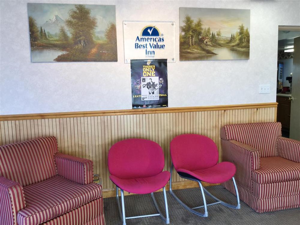 Americas Best Value Inn Macomb Interior photo