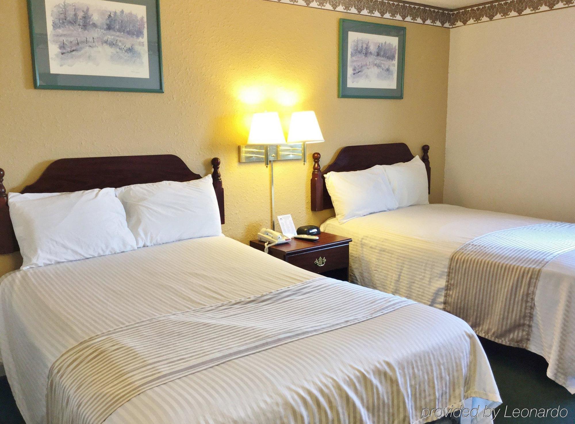 Americas Best Value Inn Macomb Exterior photo