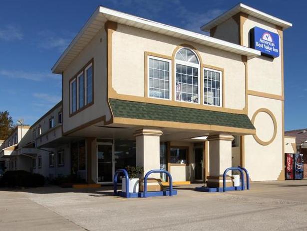 Americas Best Value Inn Macomb Exterior photo